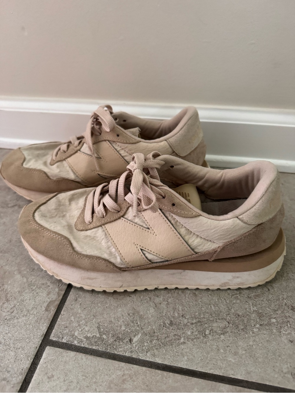 New Balance 237 Sneakers 
Size 8.5